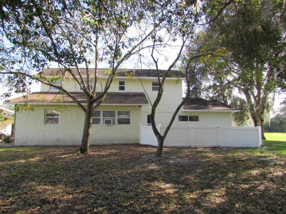 Photo of 385 N Range Road