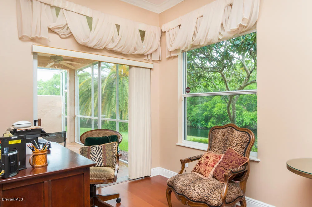Photo of 985 Palm Brook Drive