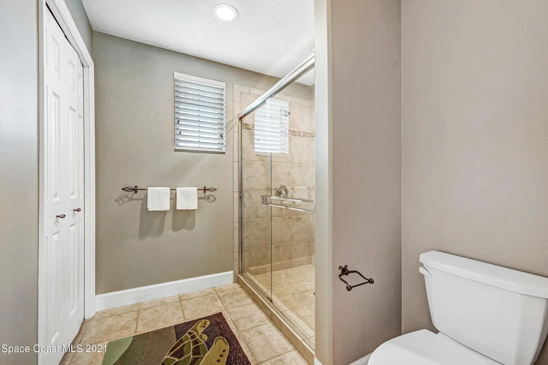 Photo of 882 Oak Park Drive