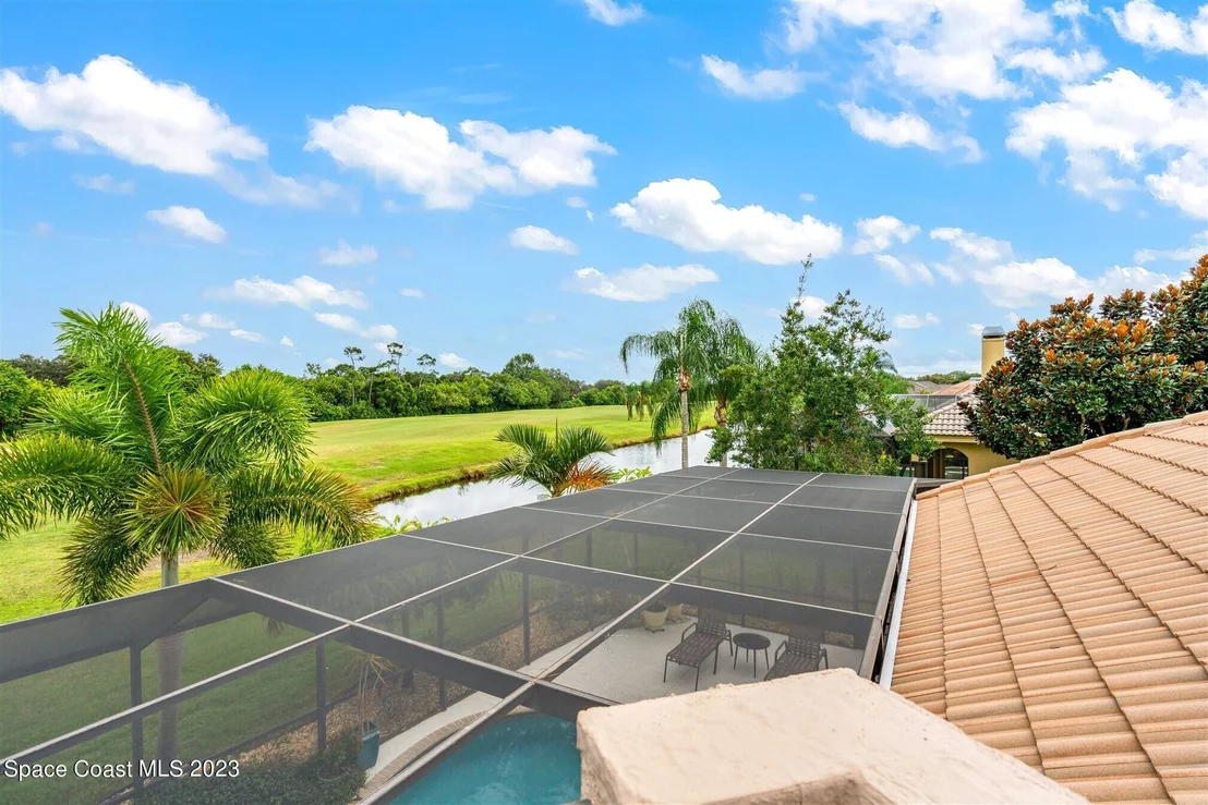 Photo of 915 Chatsworth Drive
