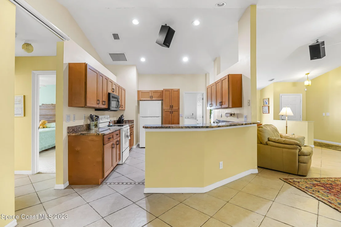 Photo of 1020 Meadowbrook Road NE