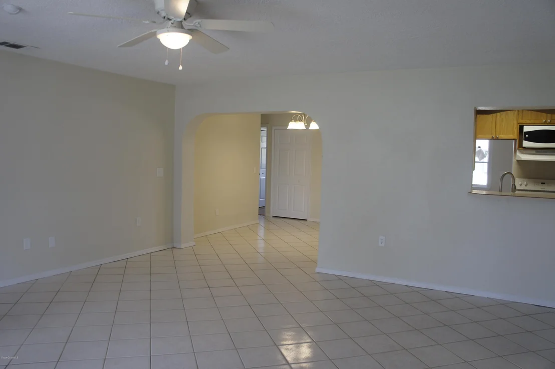 Photo of 565 Imperial Avenue