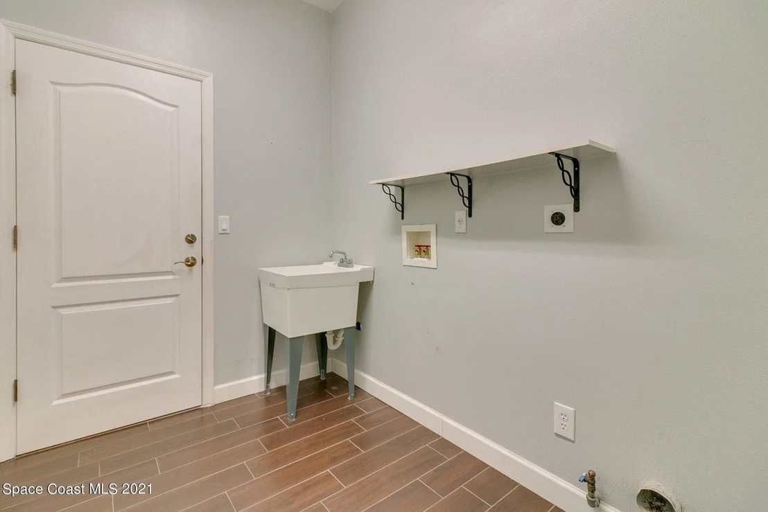 Photo of 8203 Simpkins Way