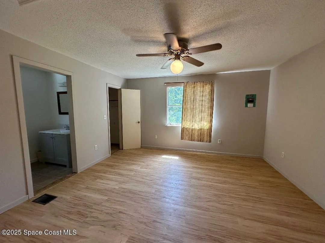 Photo of 6852 Aster Drive