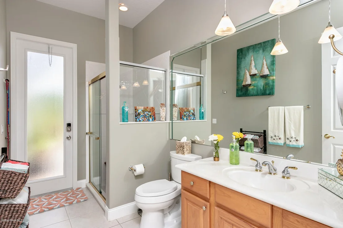 Photo of 824 Chatsworth Drive