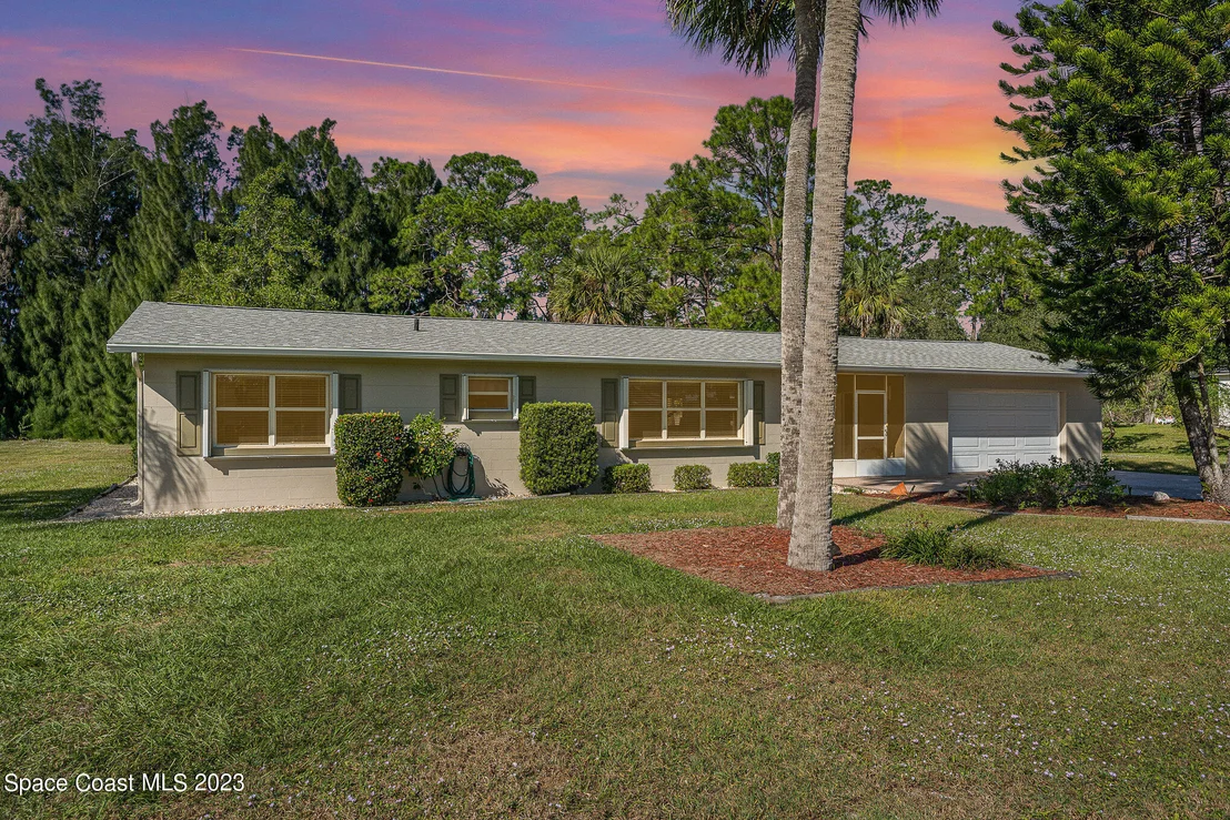 Photo of 643 Cocoanut Grove Avenue