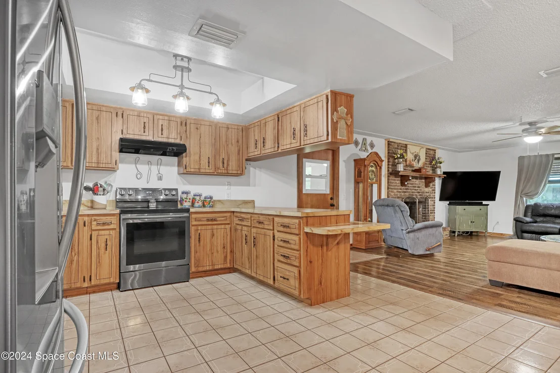 Photo of 6050 Oak Street