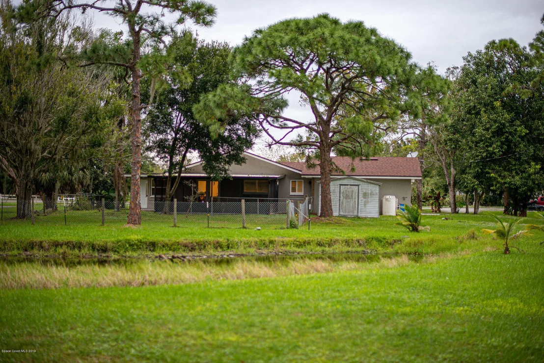 Photo of 3905 Lake Washington Road