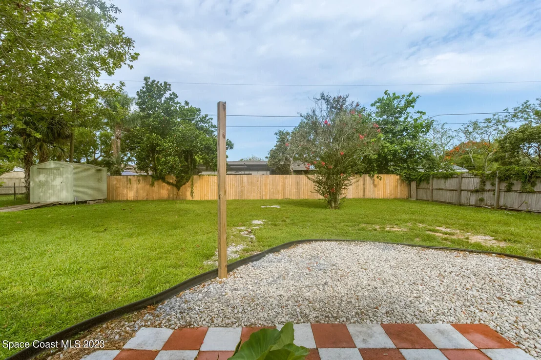 Photo of 736 Brevity Avenue NE