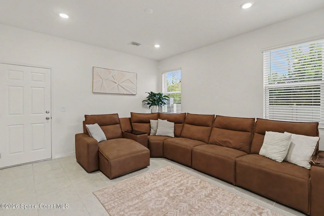 Photo of 1180 Wycliffe Way