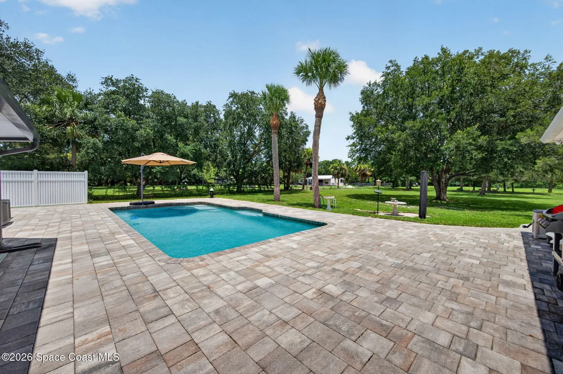 Photo of 5365 Pine Street