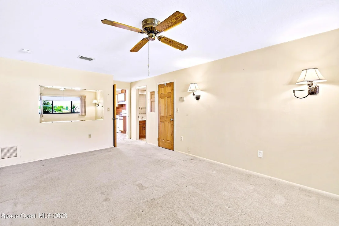 Photo of 899 Jefferson Road