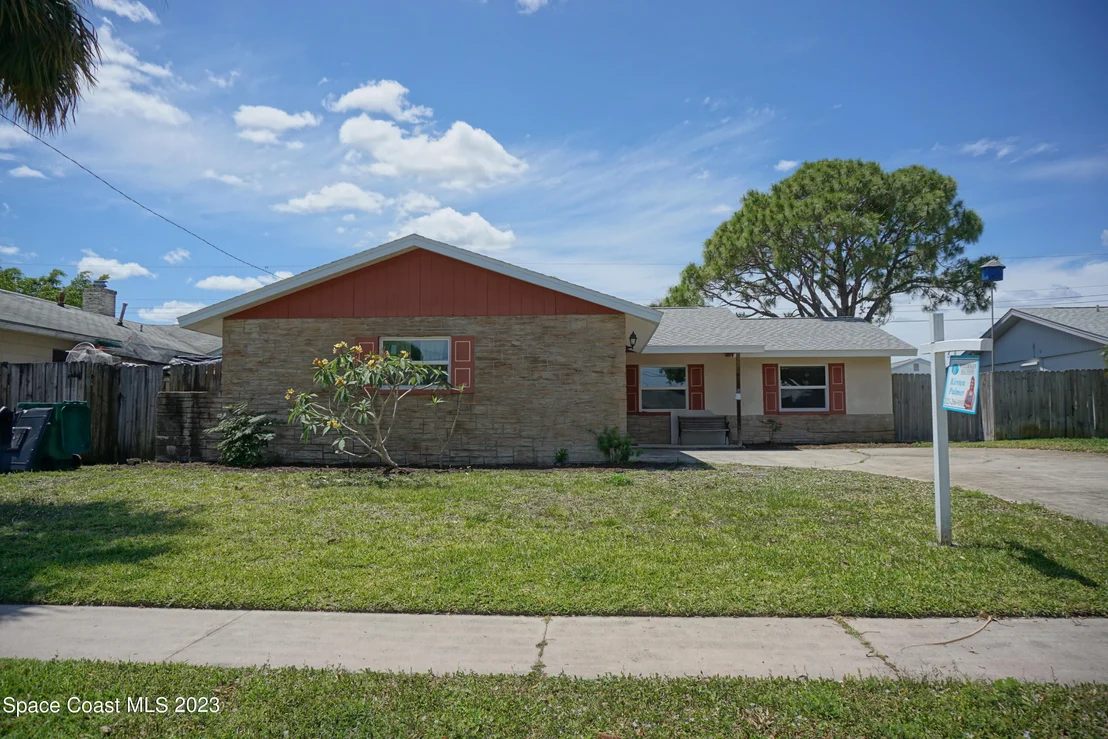 Photo of 688 Walnut Drive