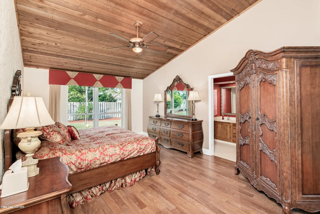 Photo of 552 Rio Casa Drive N