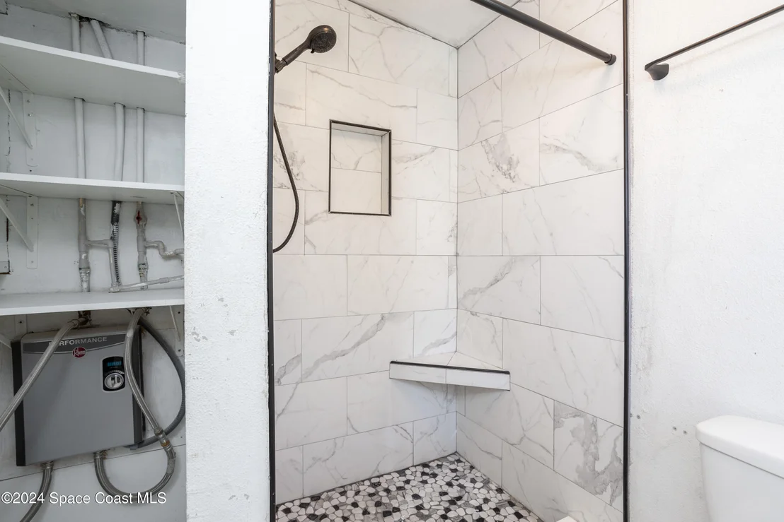 Photo of 1064 Cabot Drive NE