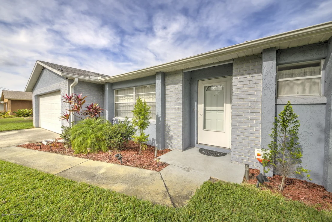 Photo of 1008 Sycamore Drive