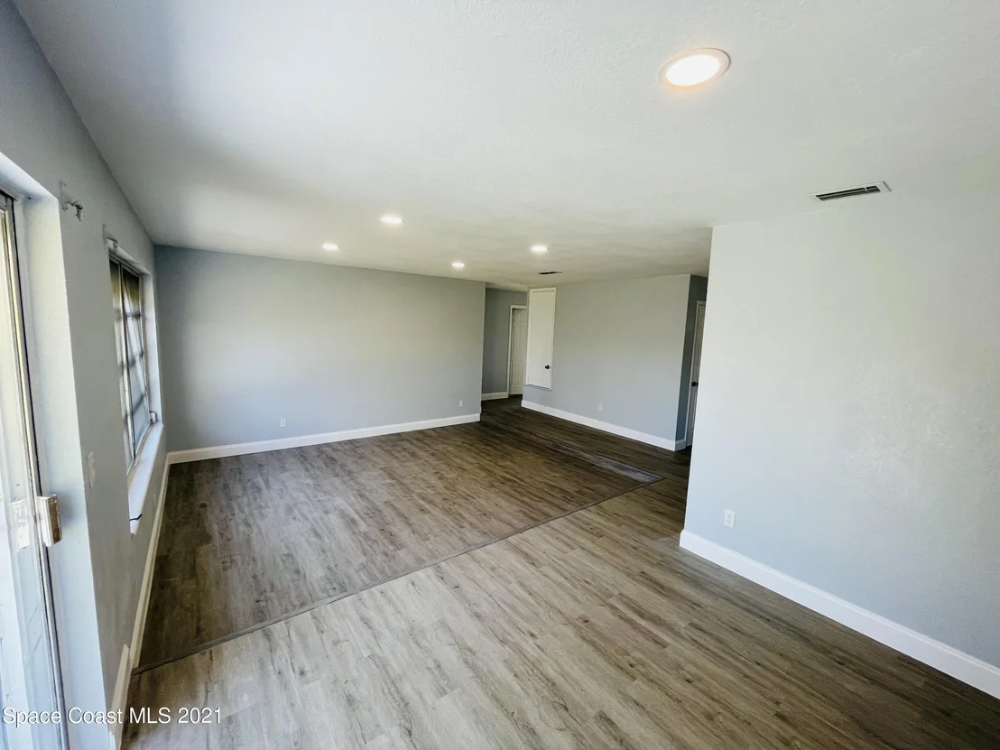 Photo of 996 Nicklaus Drive