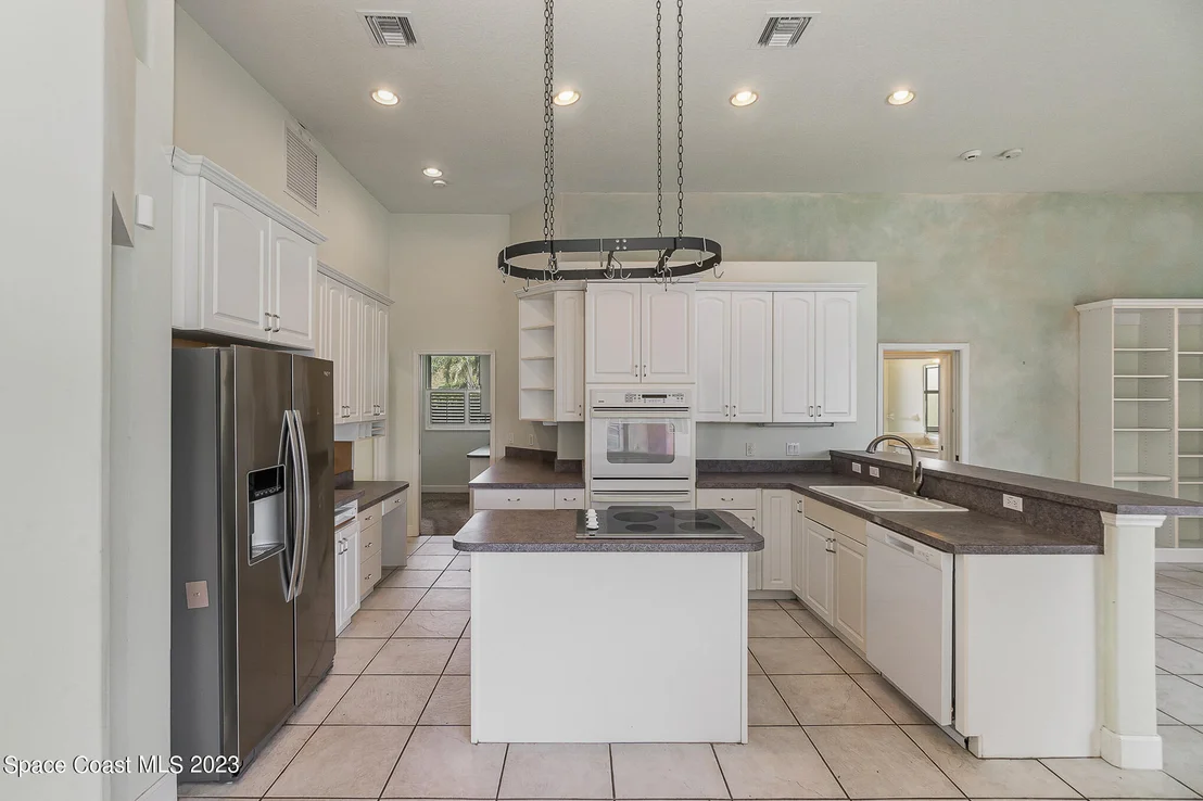 Photo of 990 Starling Way