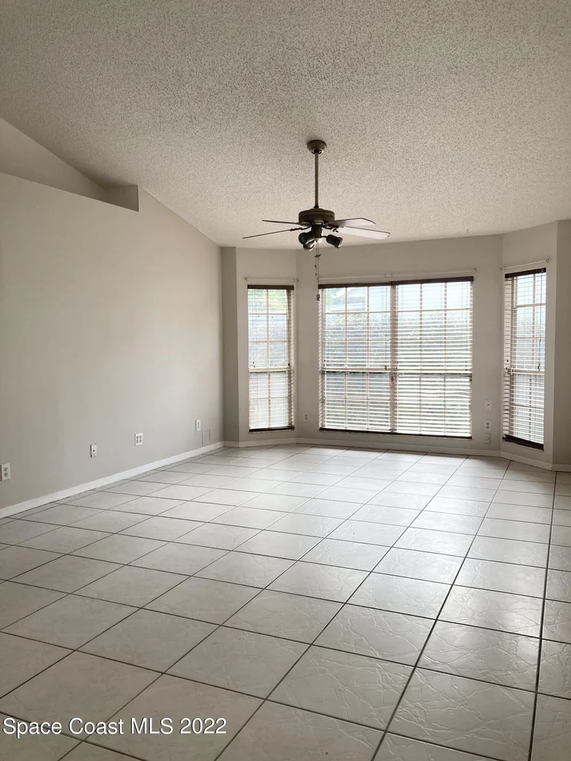 Photo of 874 Brookview Lane