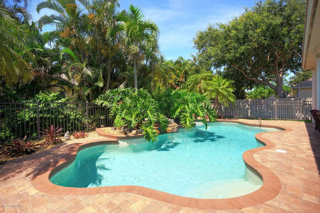 Photo of 403 Flanders Drive