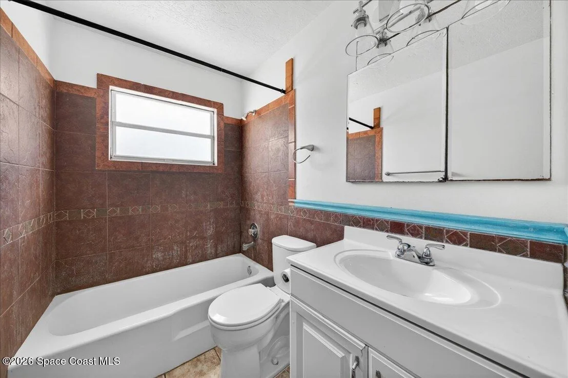 Photo of 2804 Kenyon Avenue