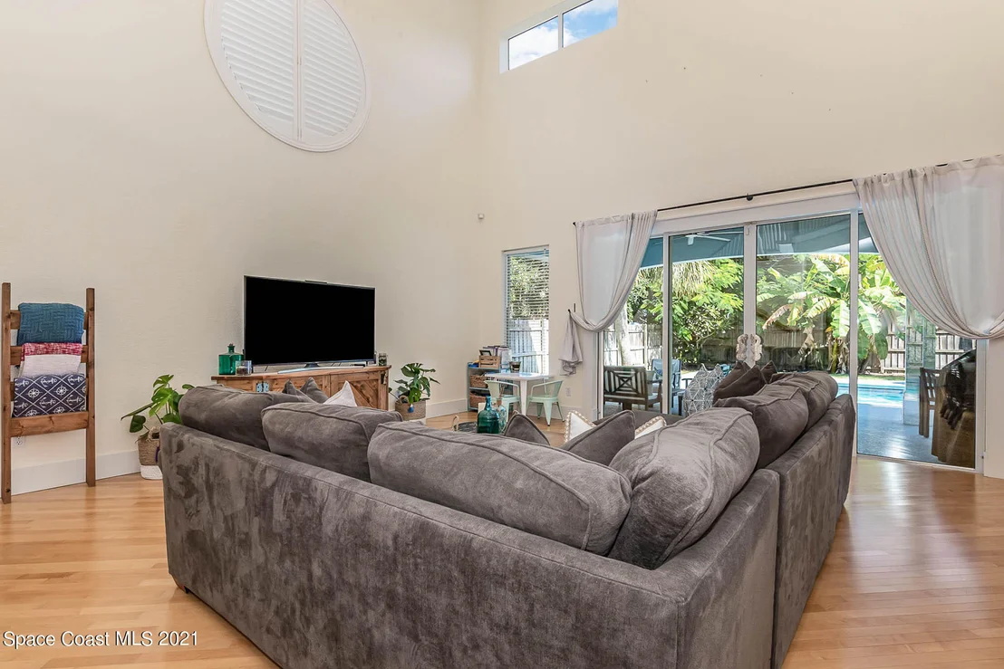 Photo of 250 Heron Drive