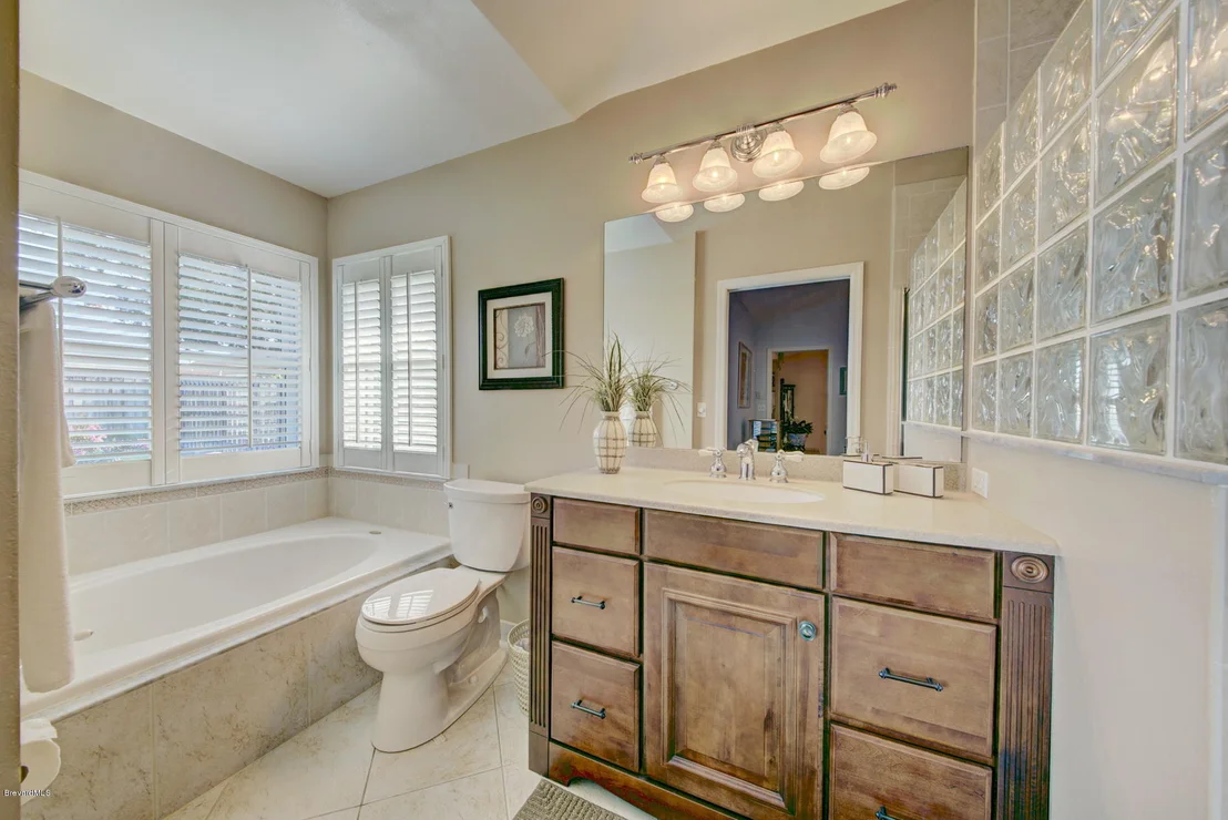 Photo of 1057 Jacaranda Circle