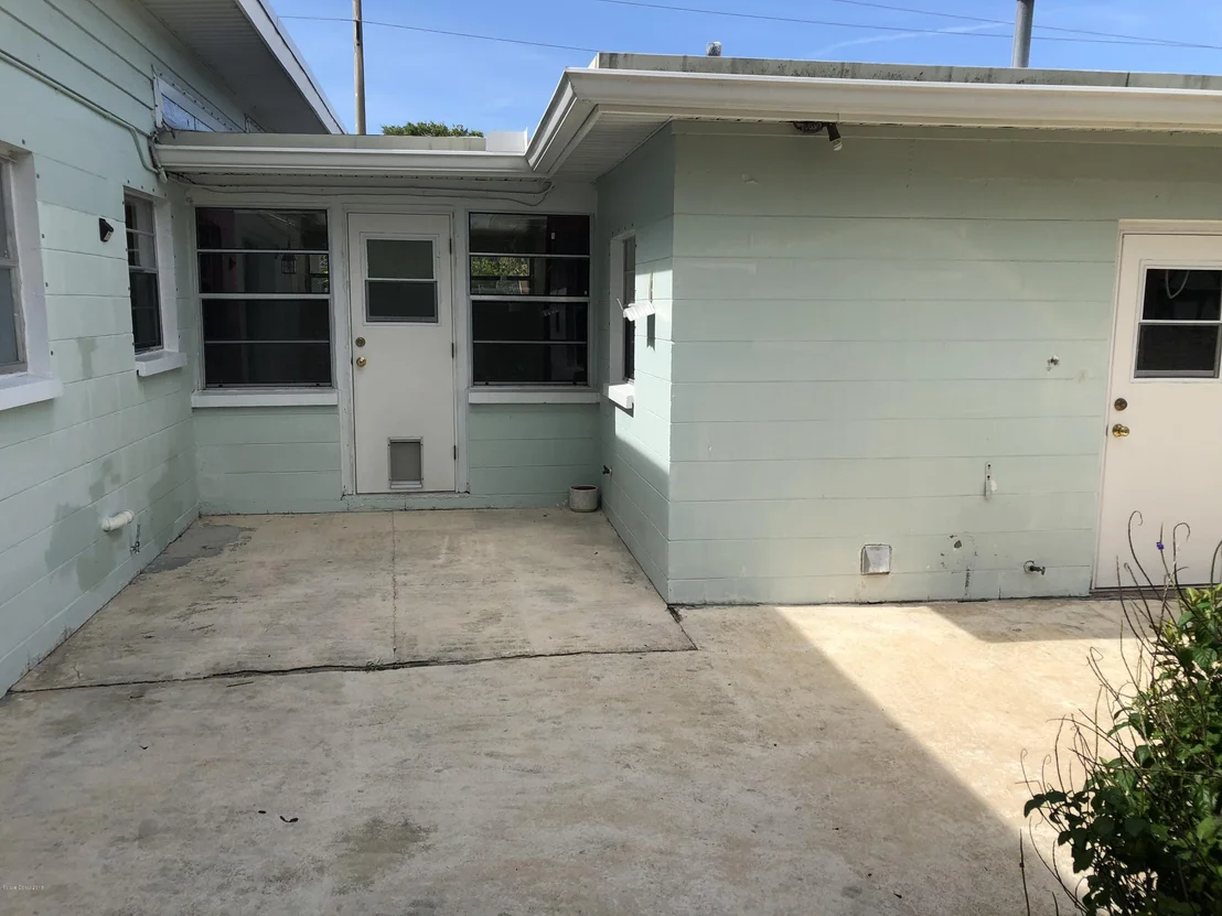 Photo of 689 Laurie Street