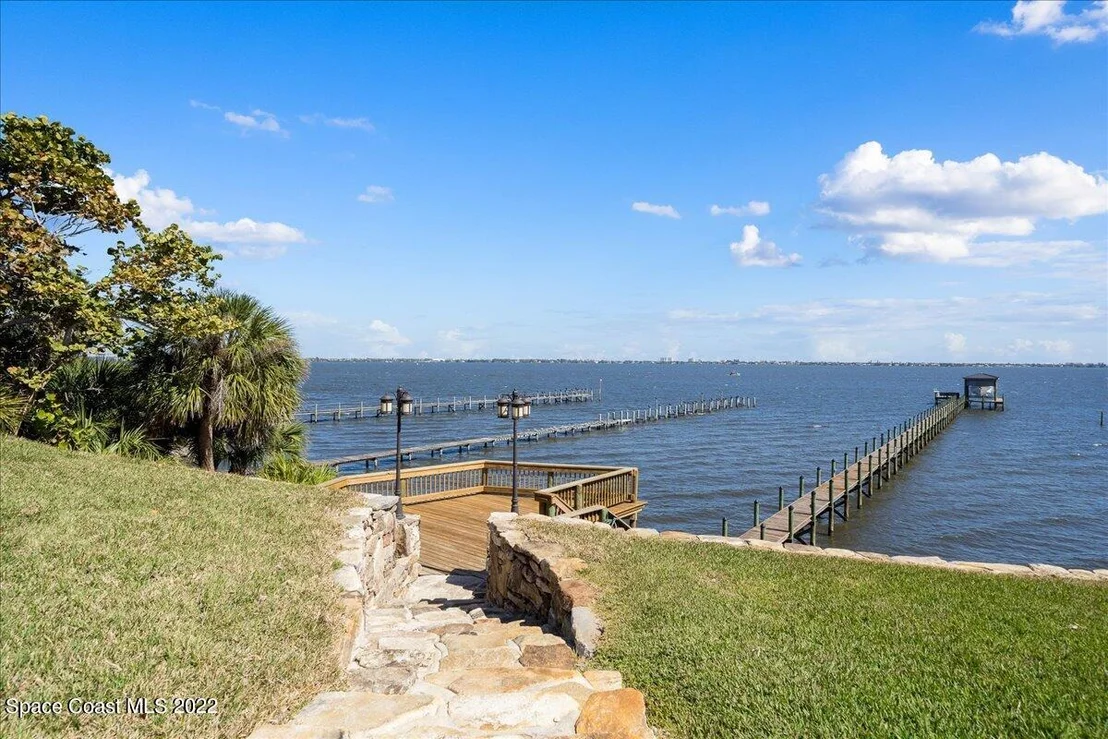 Photo of 671 Indian River Drive