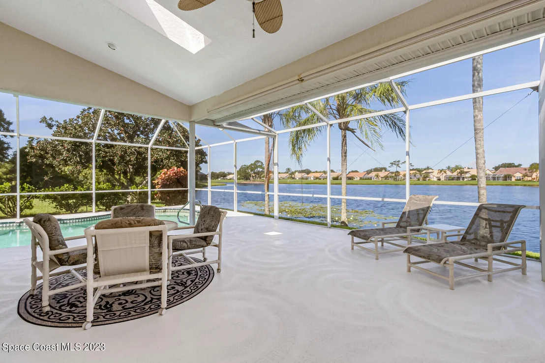 Photo of 986 Somerset Lane