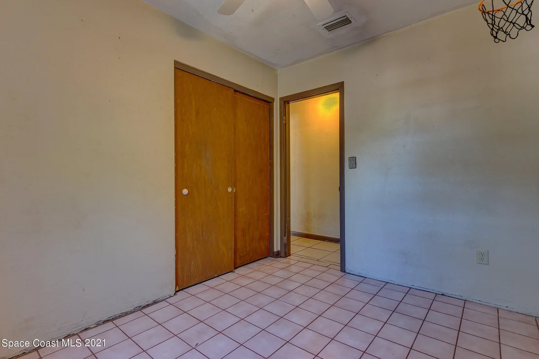 Photo of 2975 Kosuth Road NE