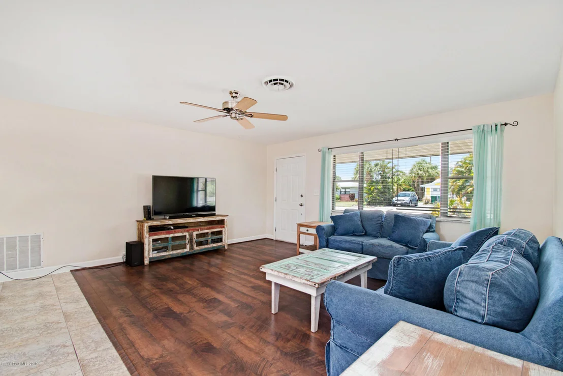 Photo of 445 Cinnamon Drive