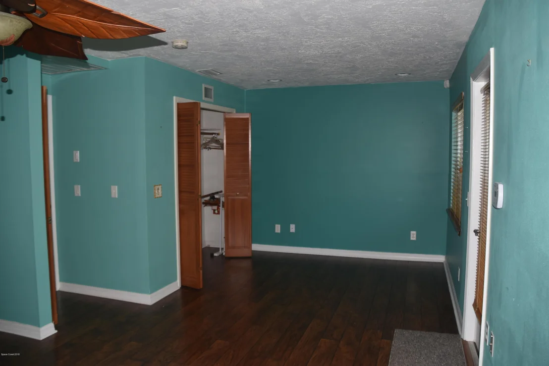 Photo of 220 Cocoa Avenue