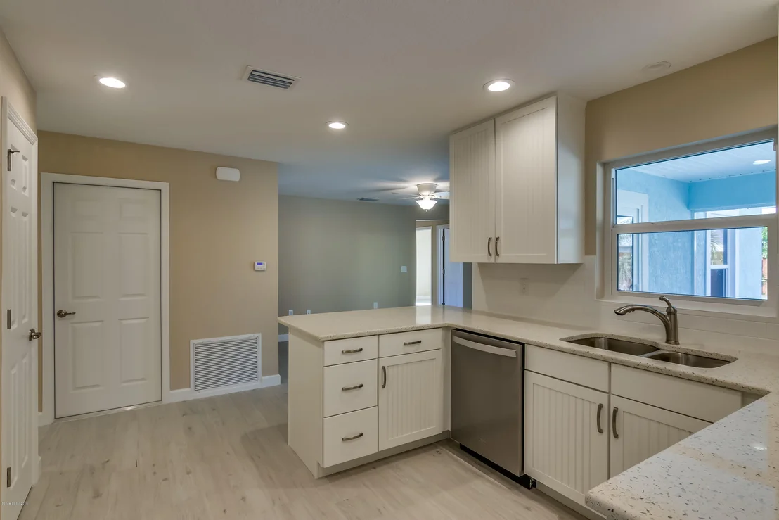 Photo of 360 Lee Avenue