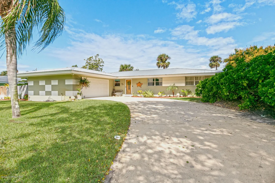 Photo of 570 Bahama Drive