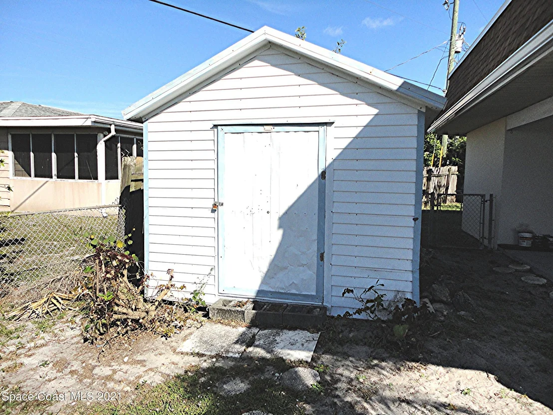 Photo of 3035 Edgewood Drive NE