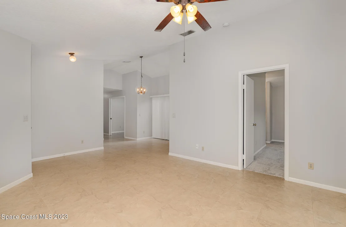 Photo of 504 Oak Mont Place