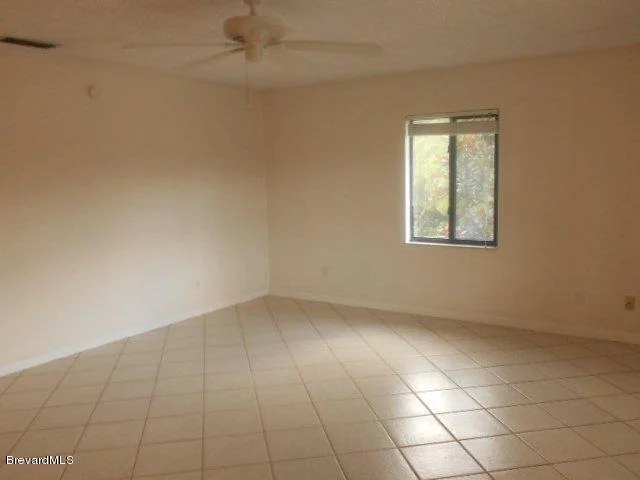 Photo of Unit 205 at 3213 Murrell Road