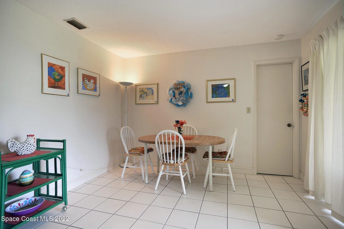 Photo of 823 Angle Street NE