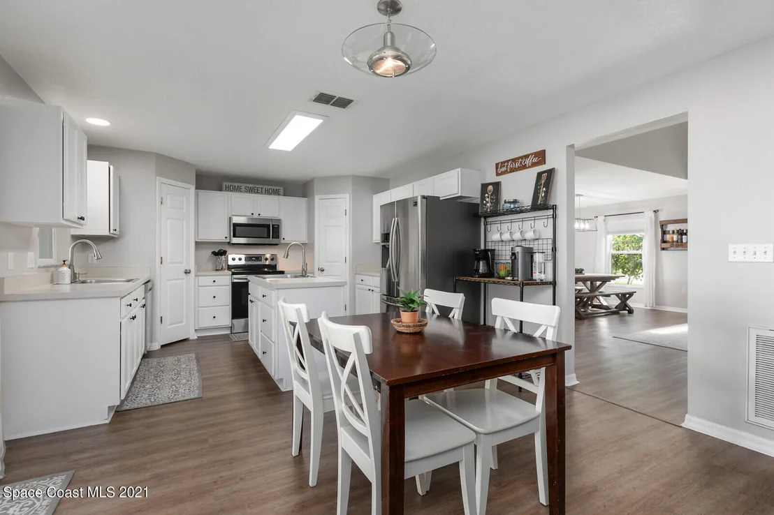 Photo of 3996 Four Lakes Drive