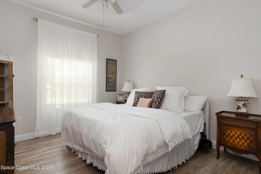 Photo of 2209 Royal Oaks Drive