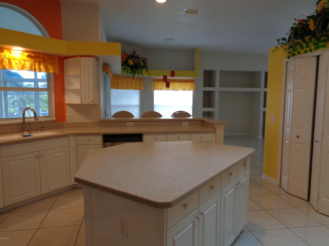 Photo of 892 Shoshone Lane