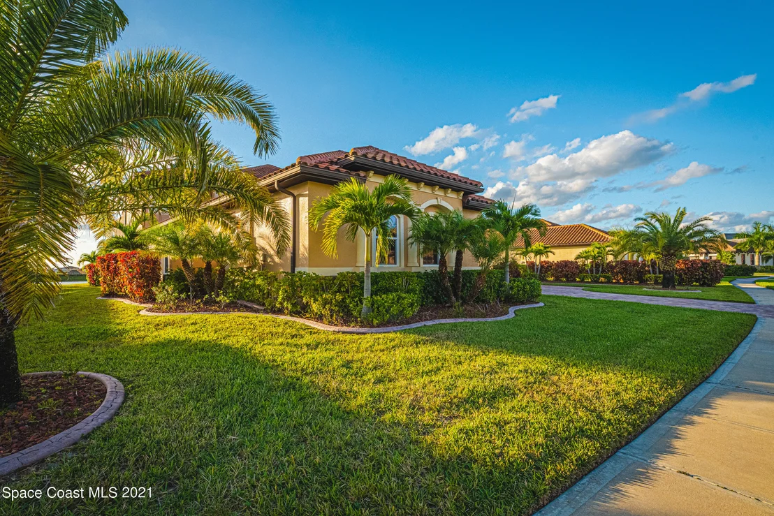 Photo of 8141 Barrosa Circle