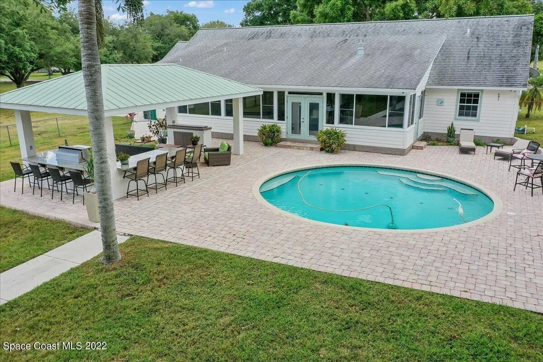 Photo of 3660 Burkholm Road