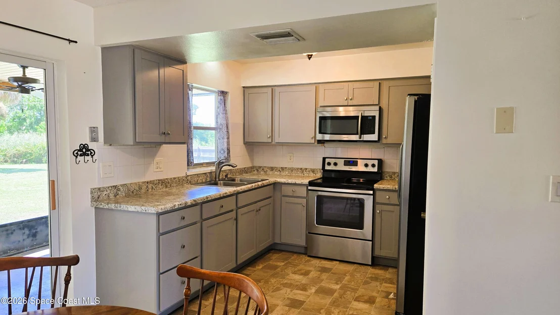 Photo of 940 Bacon Circle NE