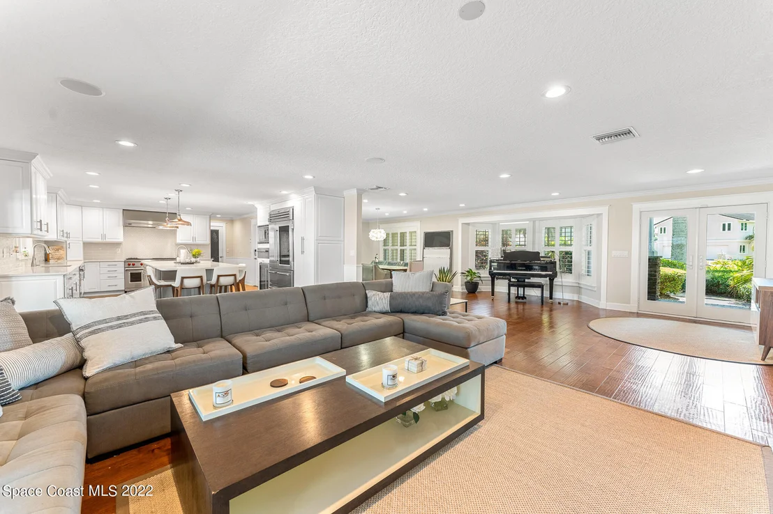 Photo of 437 River View Lane