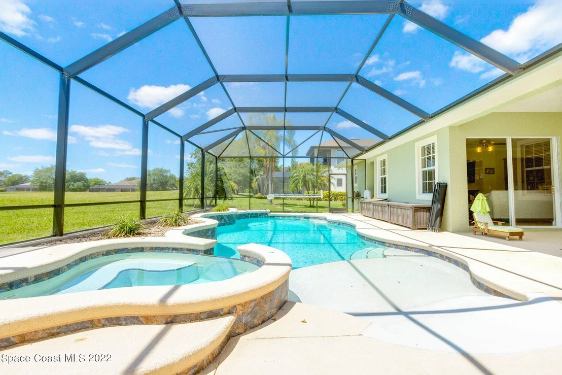 Photo of 2024 Windbrook Drive SE