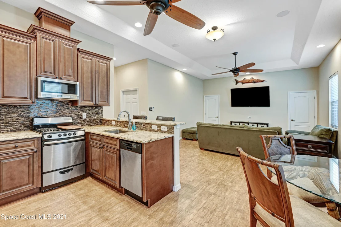 Photo of 5917 Newbury Circle