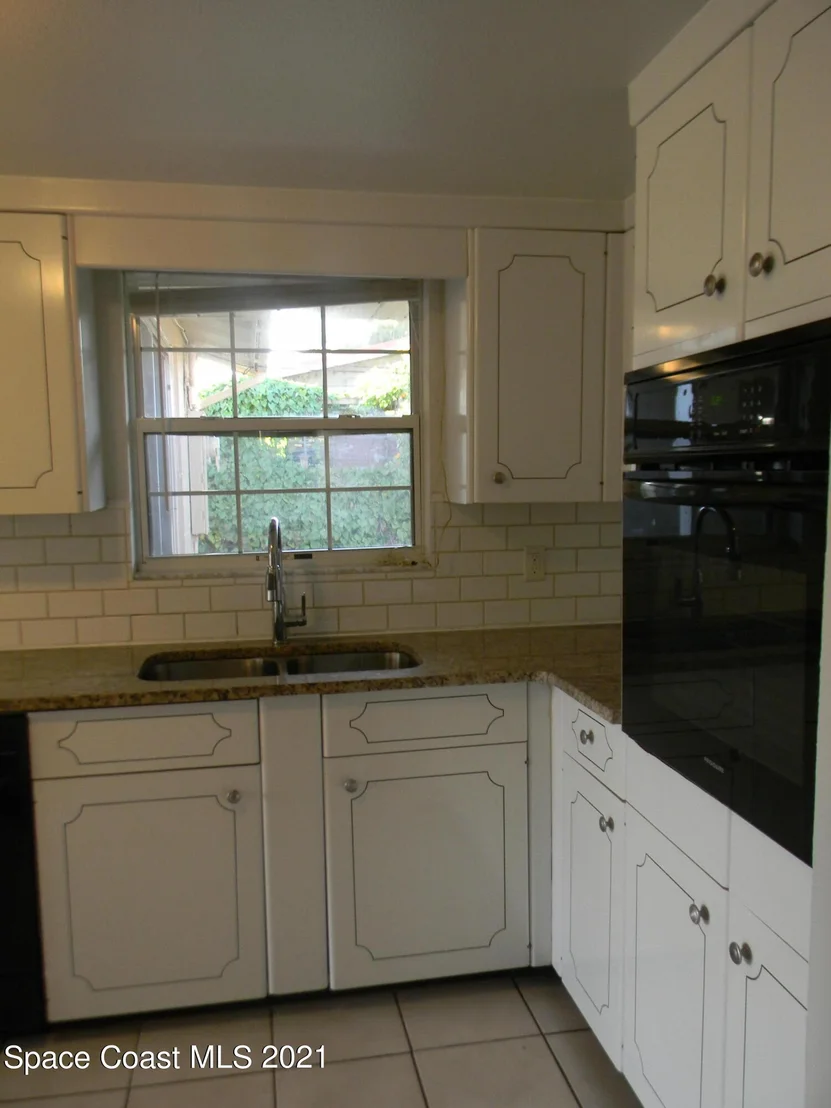 Photo of 2132 Lakeview Drive