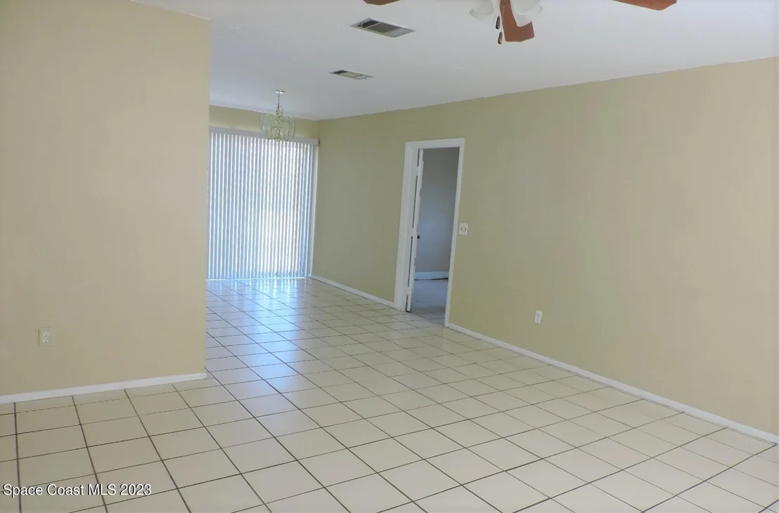 Photo of 1278 Mariposa Drive NE